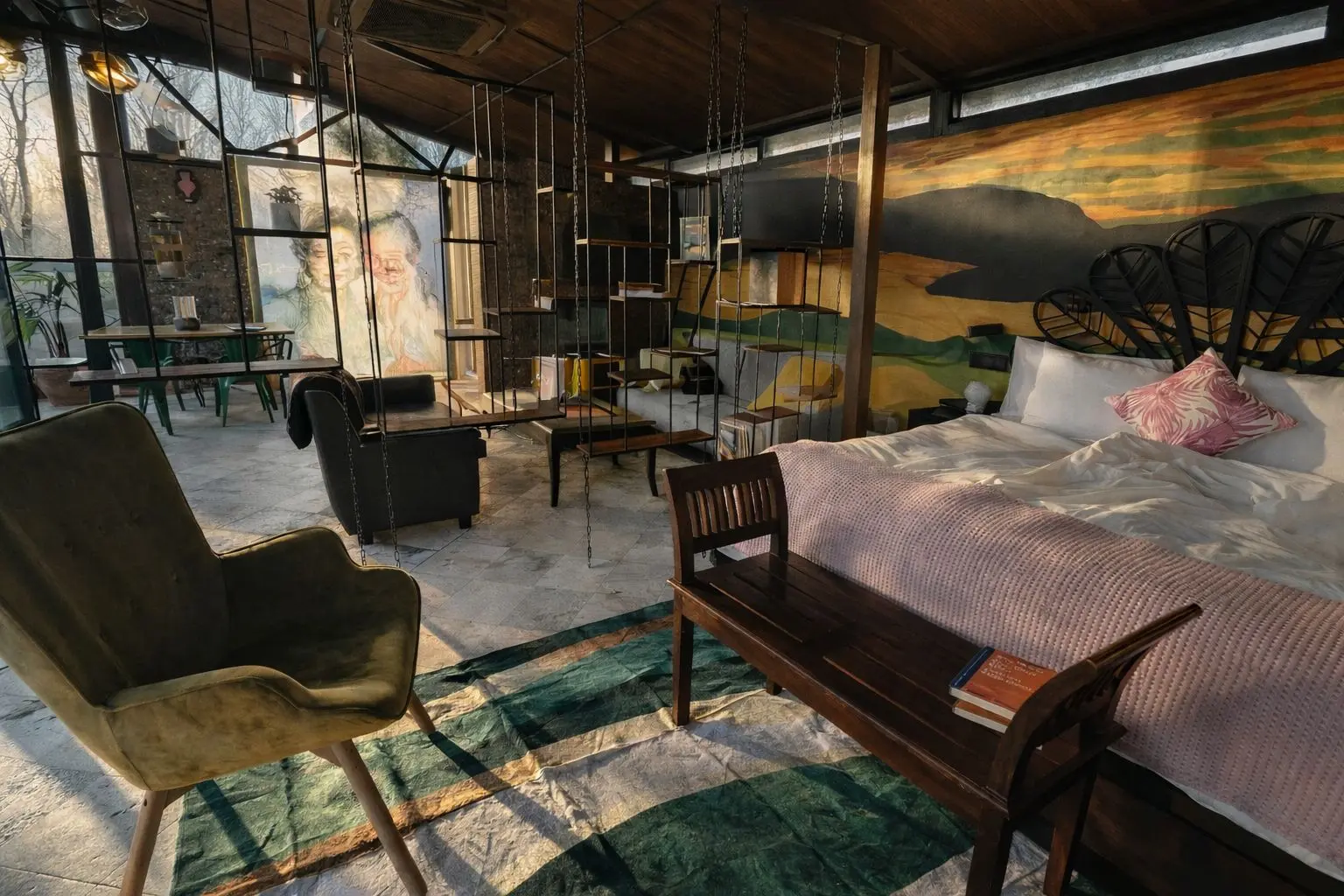 Dormitorio de 60 m² del Bungalow Mogambo con cama doble extragrande en heart & ponie, Chinchón